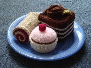 Knitted Cakes